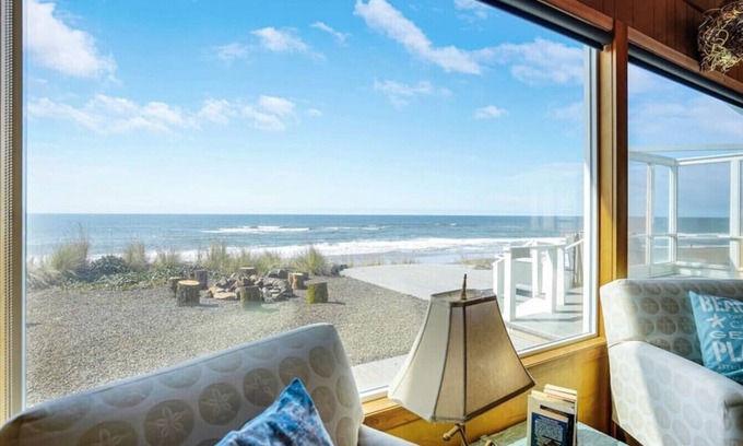 Gleneden Beach House | Oceanfront + Dogs + Hot Tub = Idyllic Beach House!