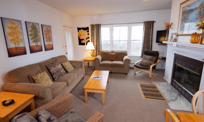 Ludlow Condo | Okemo Retreat! Ski-In/Ski-Out Condo