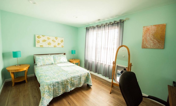 Burlington Resort | Private room ∙ 1 guest
