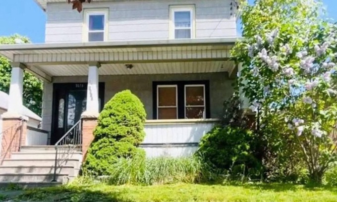 Niagara Falls House | Rainbow Inn on the Walnut Avenue , 3bed room, 2full bath, double parking, WiFi