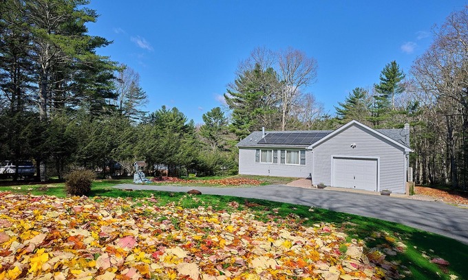 Glen Spey House | Refuel at this Spacious Oasis w/Game Rm/Pet Friendly/Kayak on Private Water