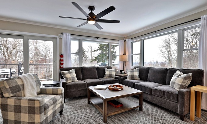 Central Vermont- Killington House | Relax at Bear Run: A spacious 5-bedroom retreat in Killington, VT, perfect for up to 12 guests