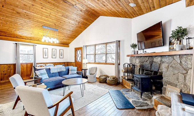 Warren House | Remodeled ski chalet with wood stove, on shuttle route between two ski mountains