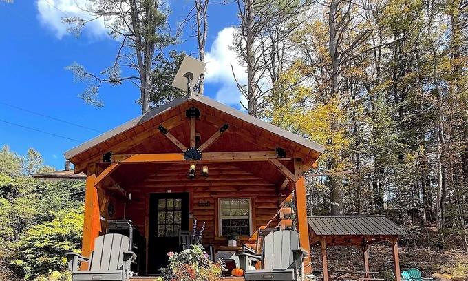 Town of Hope Cabin | River Life Cabin Rentals: B