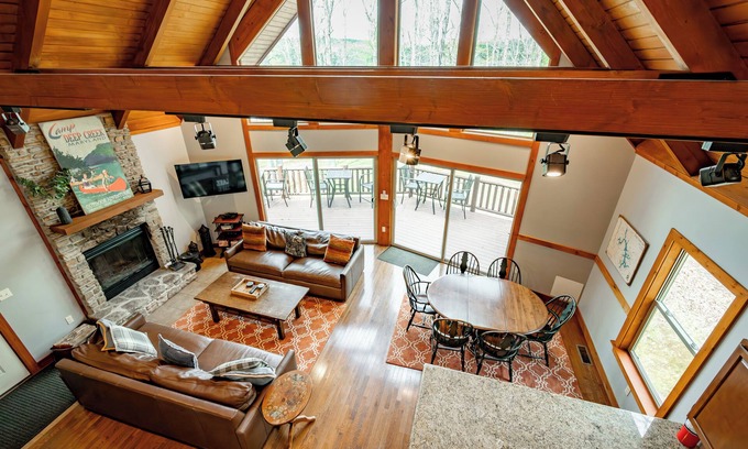 Thayerville Cabin | Rustic Luxury w/Pool Table, Dock & Views