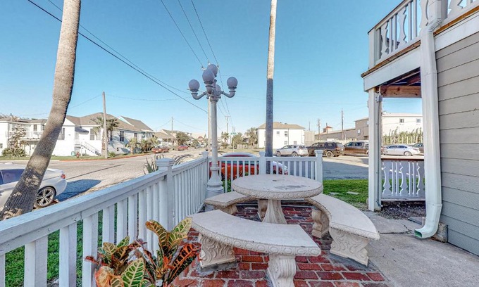 San Jacinto Apartment | Sea Retreats