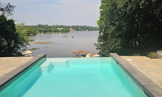 Louisa Apartment | Secluded 3 Acre 5 BR Resort w/Private Heated Salt-Water Pool, Hot tub, Boat Dock