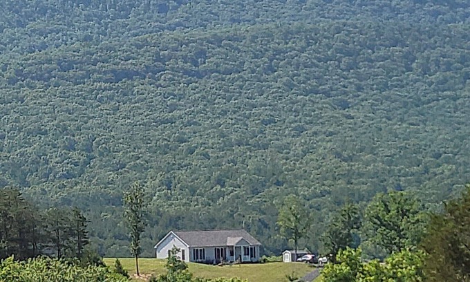 Fort Valley House | Shenandoah Valley Vista - Mountain Views & Level 2 EV Charger