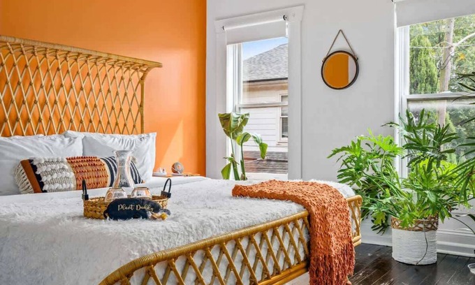 Italian Village House | Short North - Parking Free - King Bed - Convention
