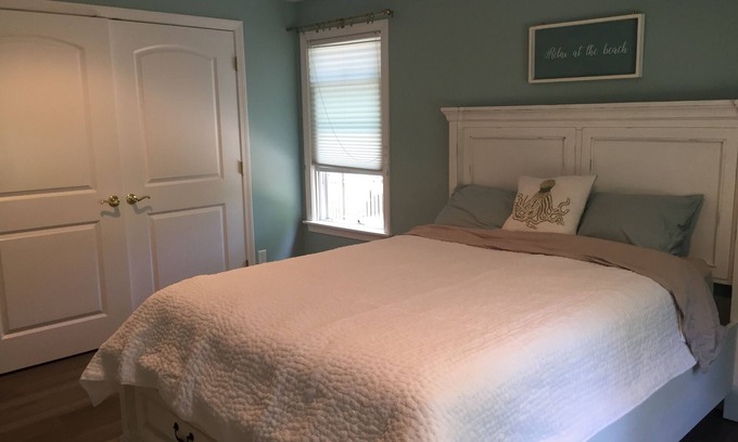 West Yarmouth House | SHORT TERM RENTALS AVAILABLE IN DESIRABLE AREA W YARMOUTH!