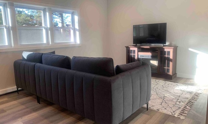 Fairland House | Silver Spring Tranquil Bliss-2BR/1BA Nature/Access