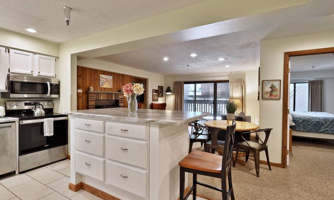 Killington Condo | Snowplace Like Home at Mountain Green 1BR/1BA