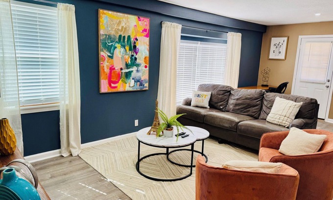 Missouri City House | Stylish Cozy 2-bedroom Duplex in enjoyable Stafford with WiFi, AC, Smart TVs
