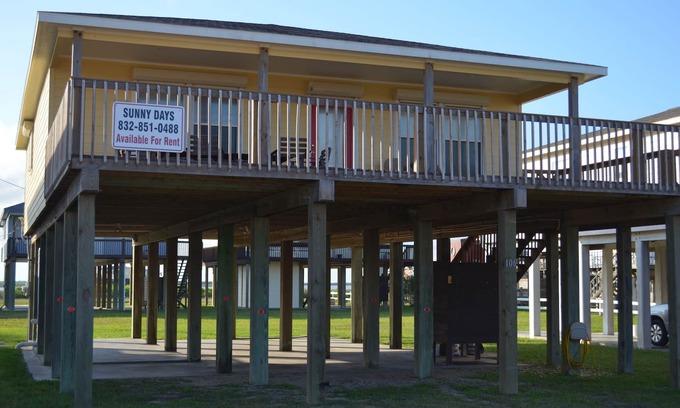 Surfside Beach House | Sunny Days - Beautiful, large Deck, and Nice Views! Free WIFI & Pet-Friendly!