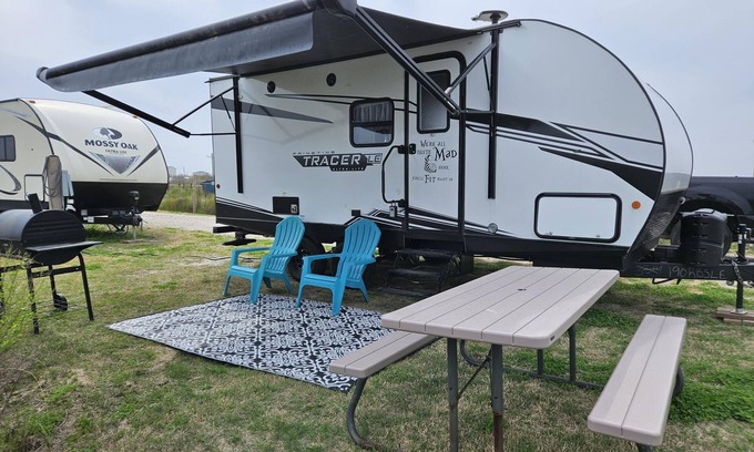 Port Bolivar House | Super Cozy Camper at Hailey's Beach-n-Bay RV Resort #18