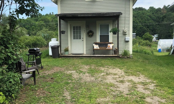 Barton Cottage | Sweet Escape Cottage on River