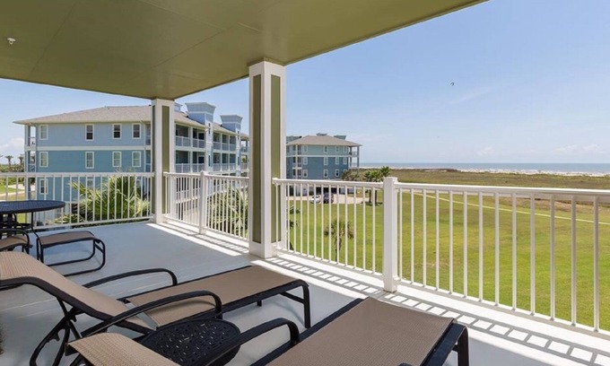 Galveston Condo | The Extra Pointe- Book 5+ nights and get 15% discount-Beach Front Ocean Views