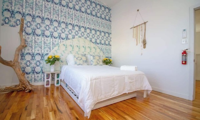 Queens Apartment | The High Tide #9 One Bedroom Suite with Kitchen