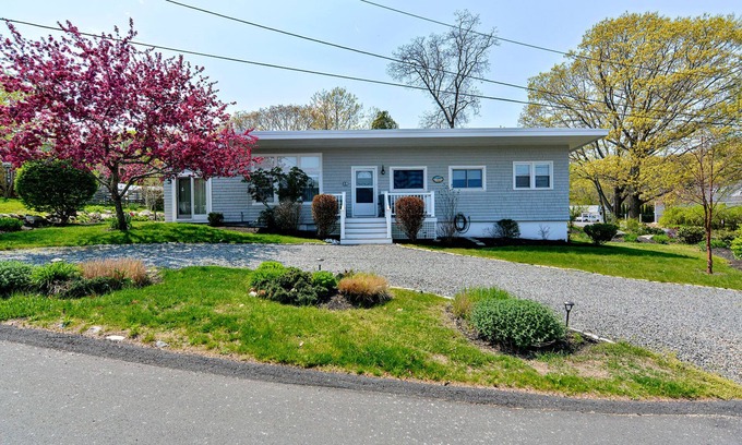 Gloucester House | Two Beaches: Long Beach & Good Harbor