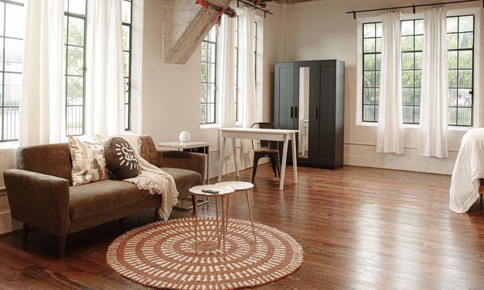 Greater East End Apartment | Unique loft centered near Houston Business / Medical District