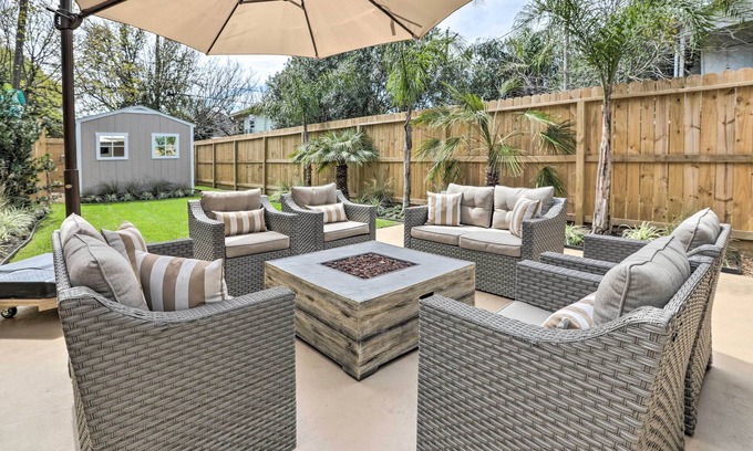 San Jacinto House | Walk to Beach: Home in Galveston!