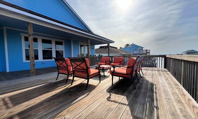 Terramar Beach House | Waterfront, Outdoor Bar, Great Fishing, Boating!