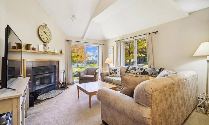 Killington Condo | Woods V17: 2-Bed + Loft with Fireplace and sports center