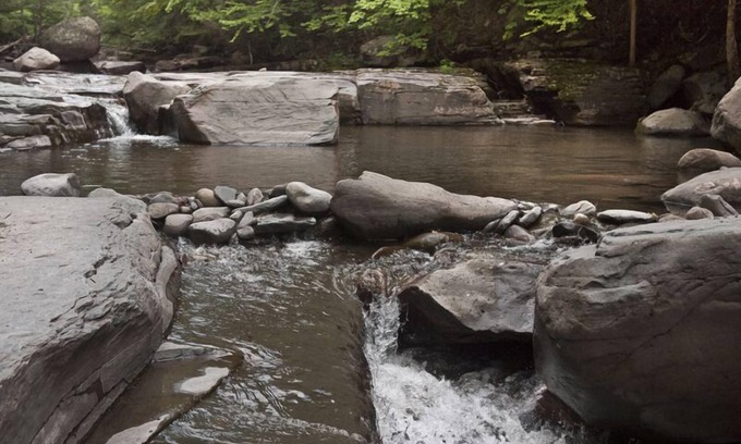 Lake Hill House | Woodstock - Private 8-Room House Secluded, Private Stream with AC