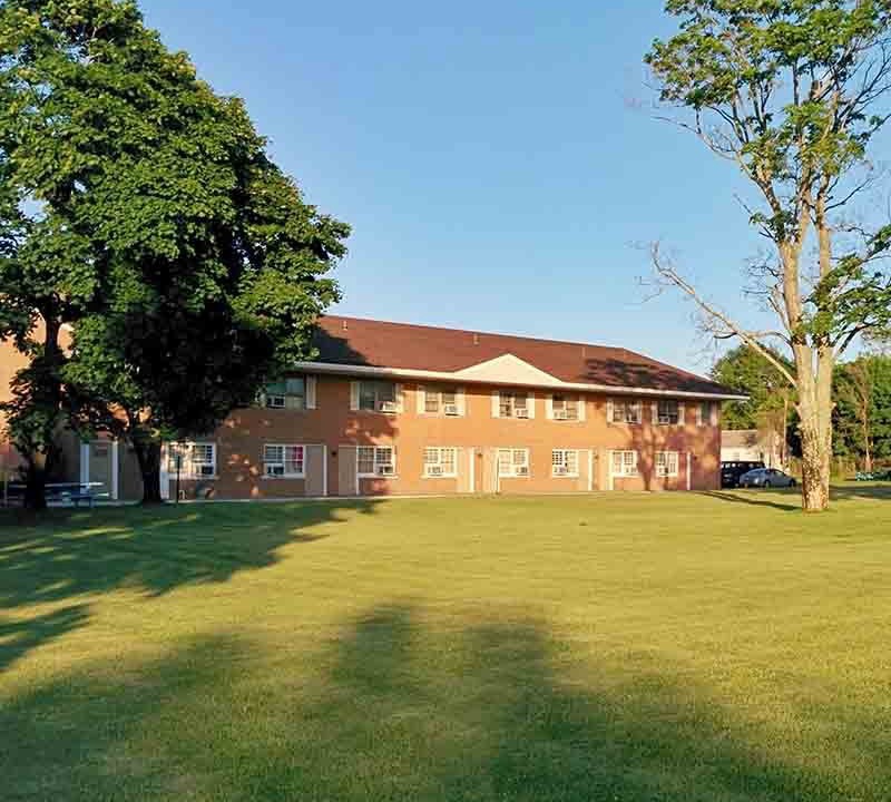 Riverhead Hotel | Budget Host East End Hotel in Riverhead