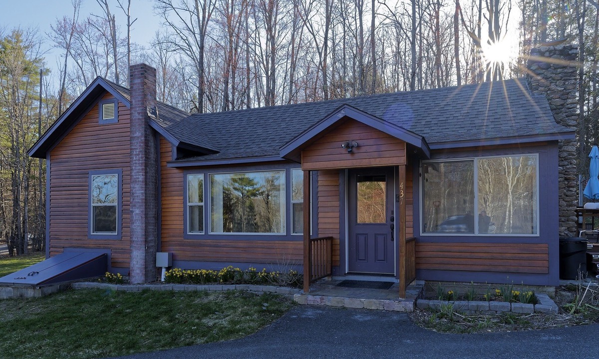 Guild House | NEW LISTING! Qutie Pie House (2-Bedroom Home) by RedAwning