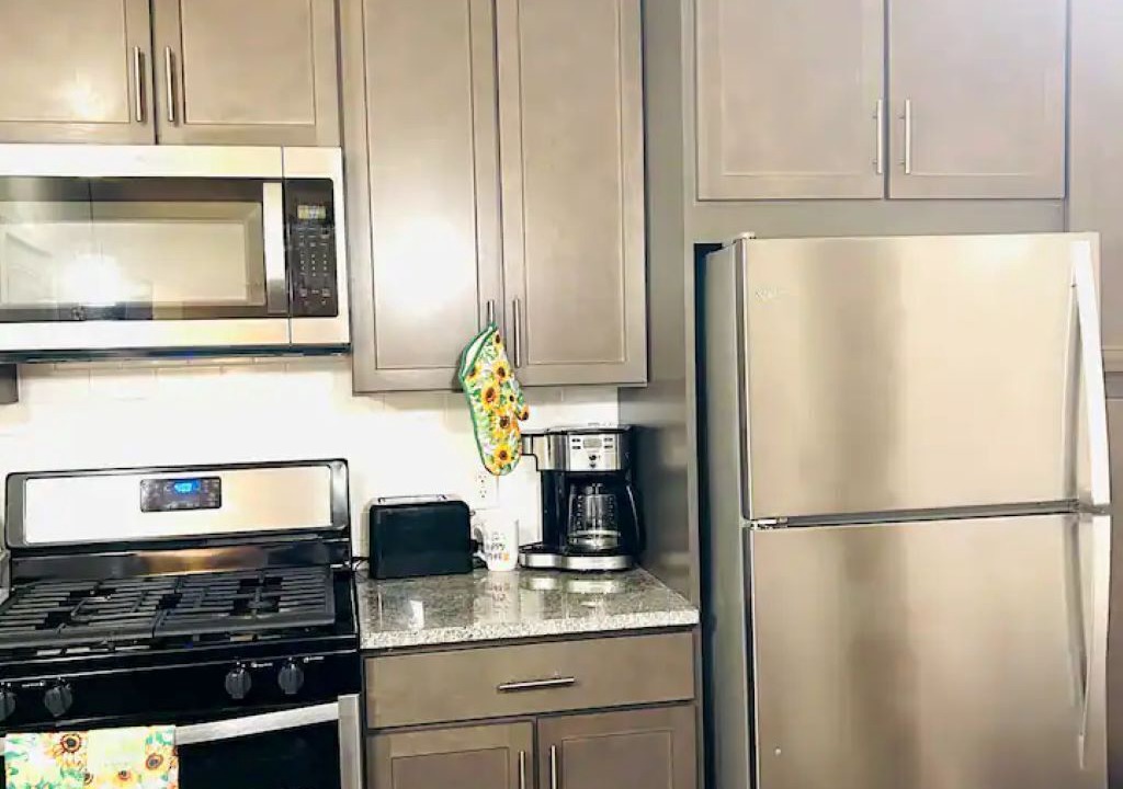 Texas City House | The Lakeside Layover w/Pool/Parking/WiFi Pkg