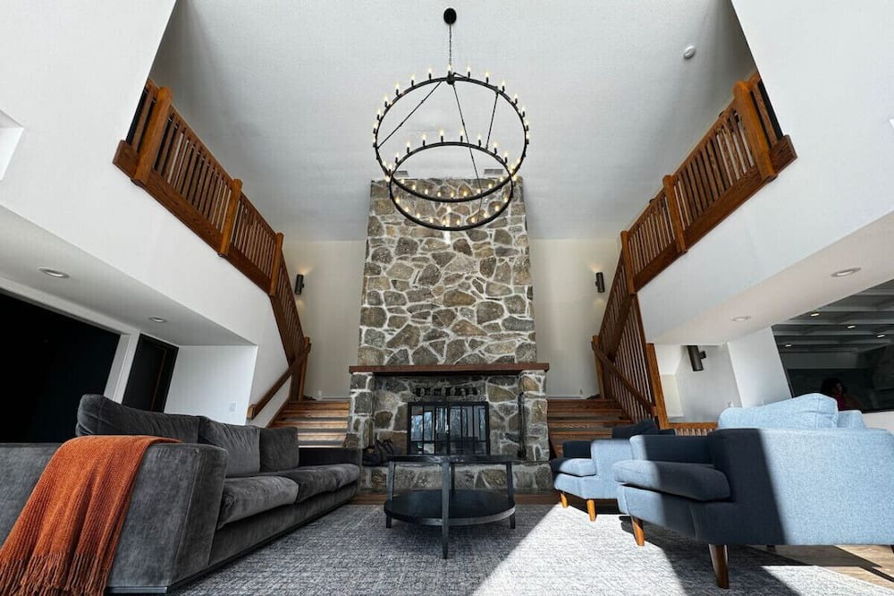 Dorset House | Private*Views*Mt. Equinox*Skiing*Horse Show