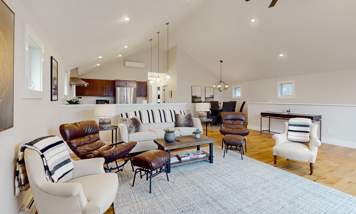 Stowe House | Beautifully crafted wilderness home with panoramic views, patio, games, & W/D