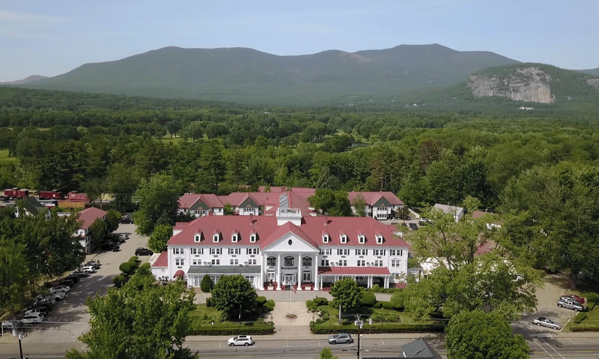 North Conway Condo | Eastern Slope Inn Studio Unit Sunday Check-In