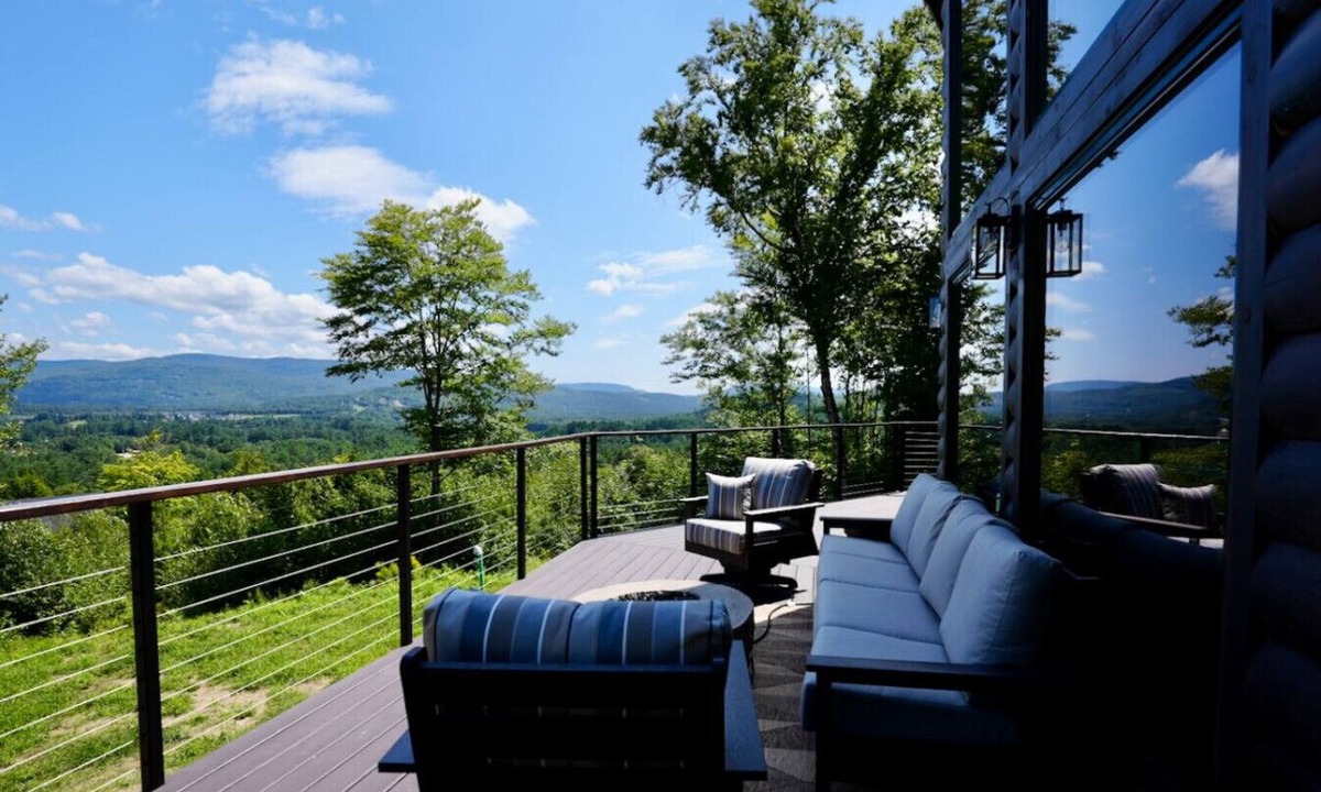 Thornton Cabin | Mountaintop Cabin with Incredible View