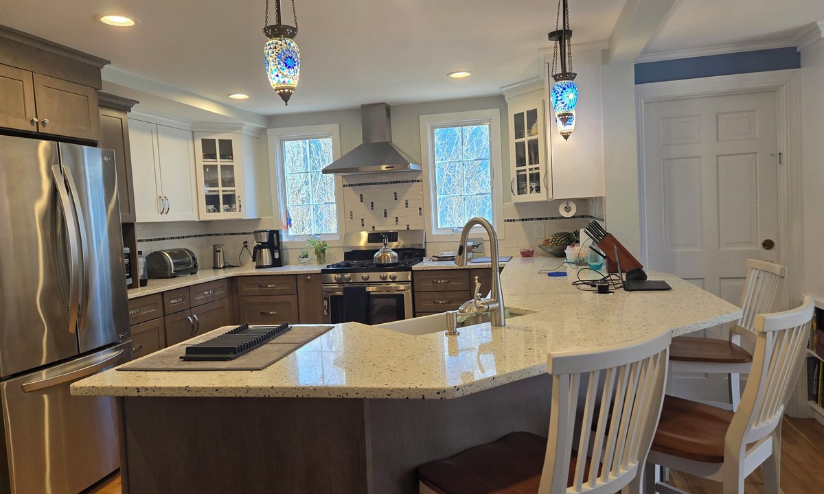 Lexington House | Boston adjacent,spacious 5-bedroom house with AC in charming historic Lexington
