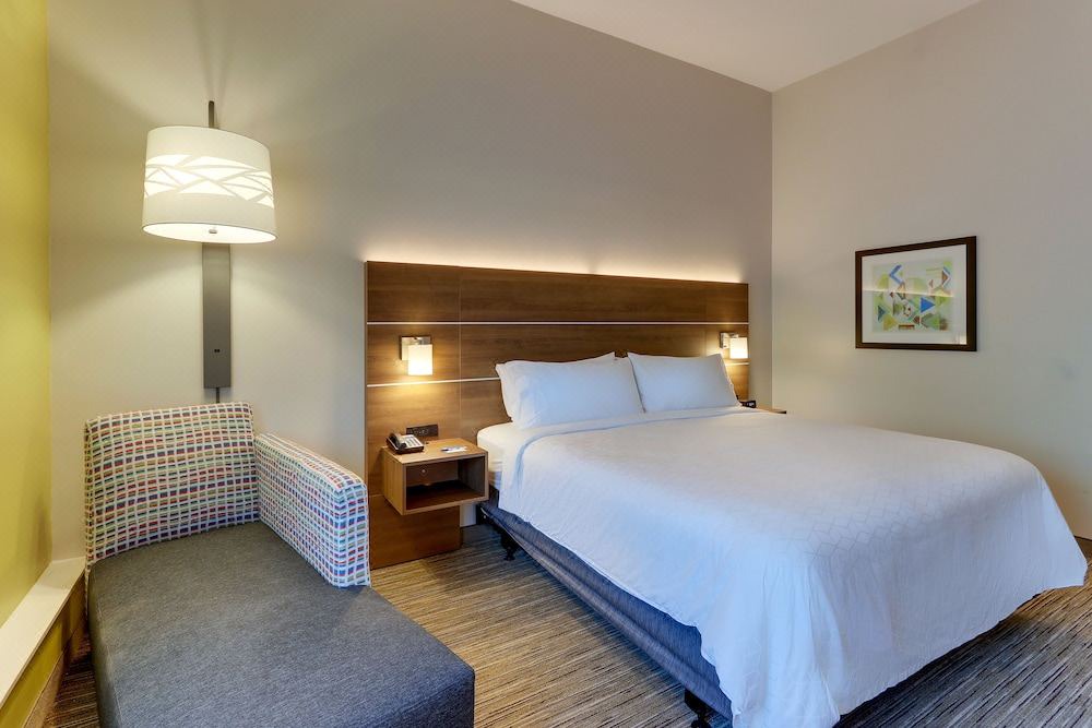 Photo of Bedroom in Saugerties