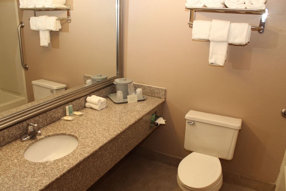 Photo of Bathroom in Lockport