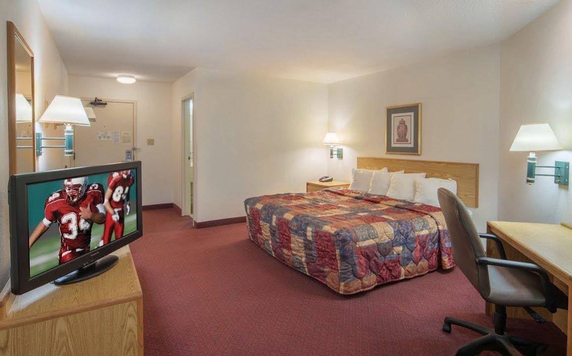 Photo of Bedroom in Falconer