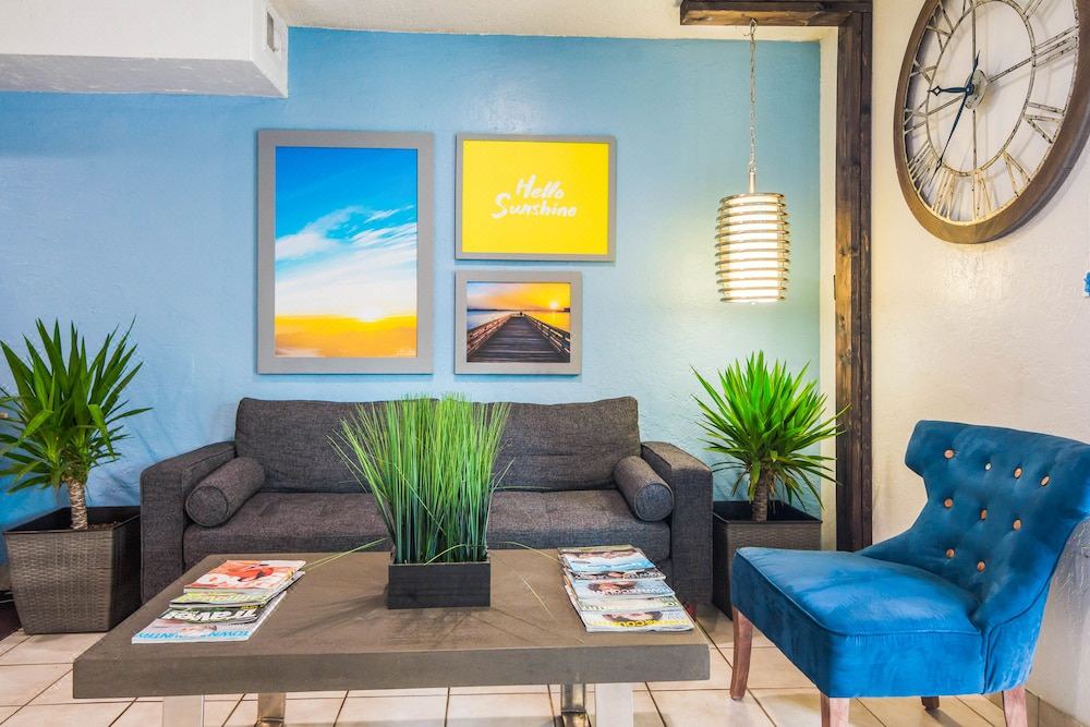 Photo of Livingroom in Northwest Raleigh