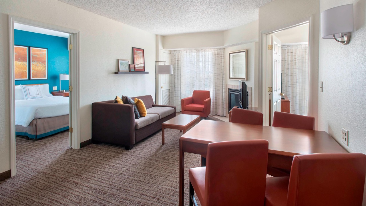 Photo of Livingroom in Hauppauge