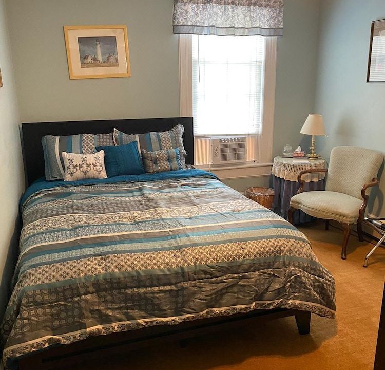 Photo of Bedroom in Roscoe