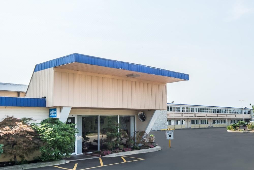 Photo of Buildings in Hicksville