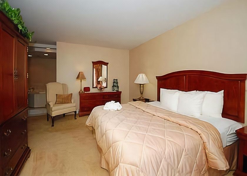 Photo of Bedroom in Castleton-on-Hudson