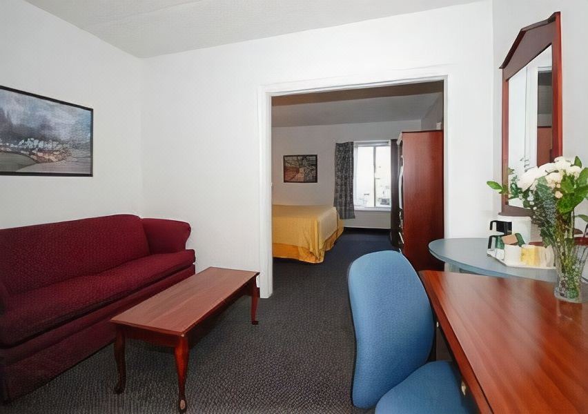 Photo of Livingroom in Latham