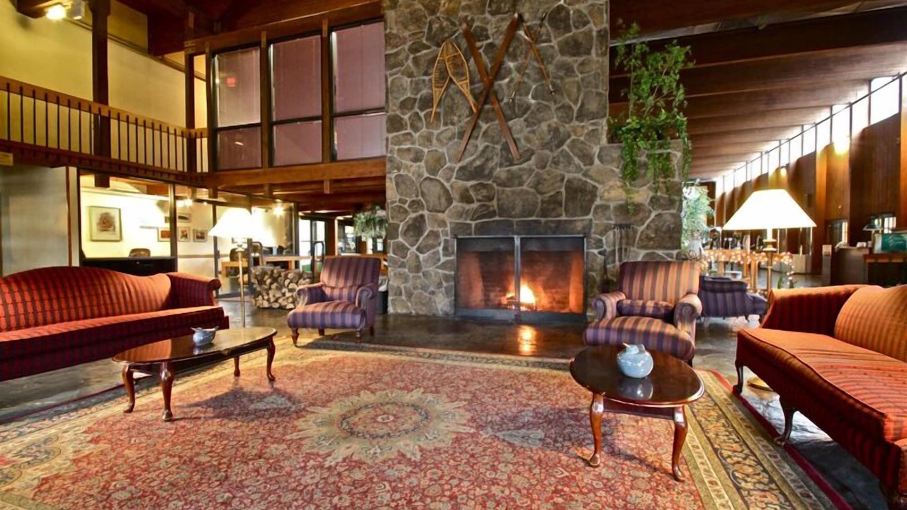 Photo of Livingroom in West Lebanon