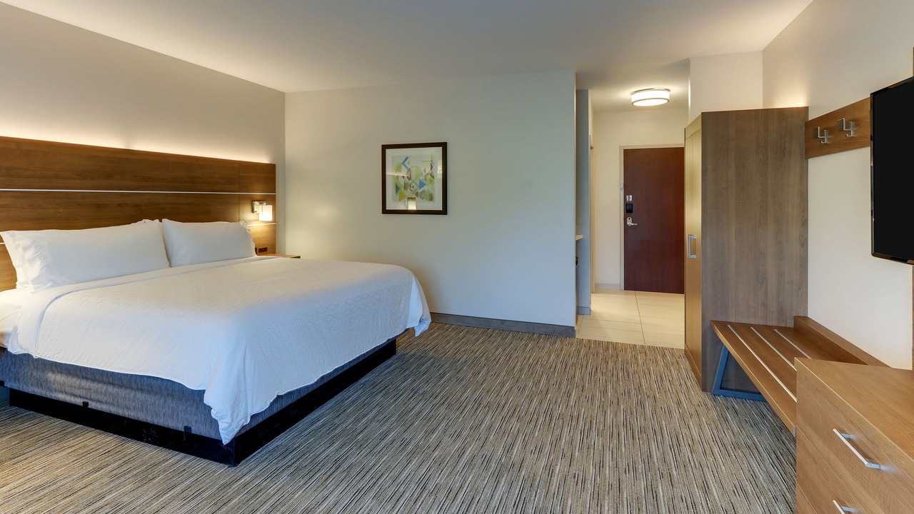 Photo of Bedroom in Saugerties