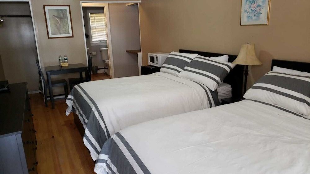 Photo of Bedroom in Roscoe
