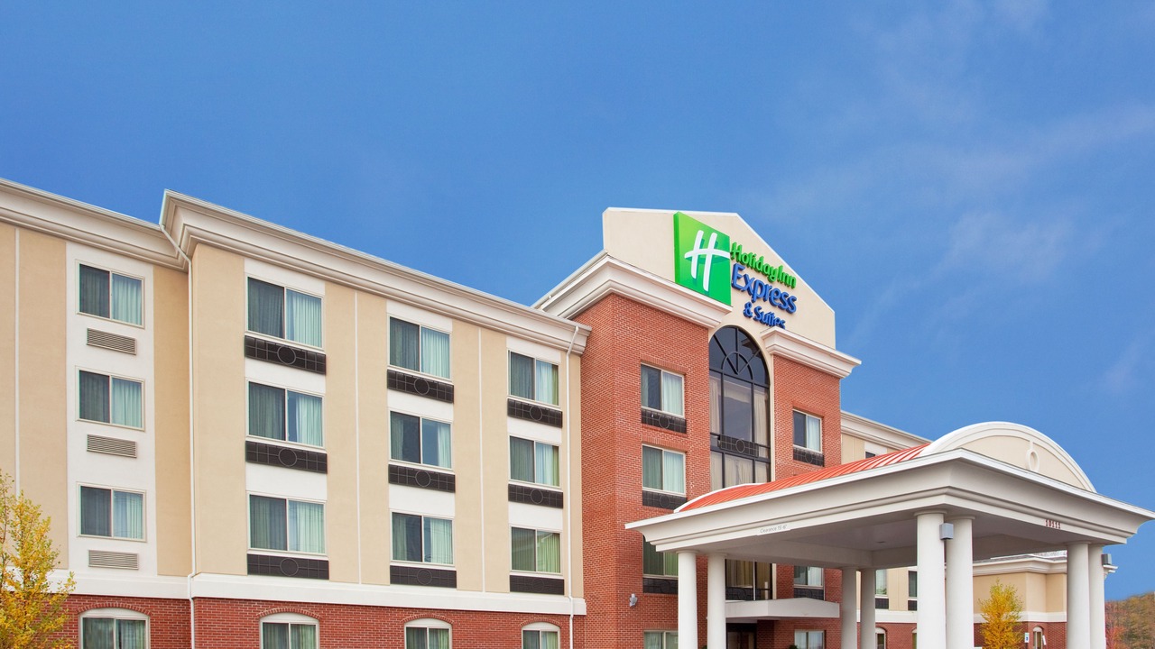 Photo of Buildings in Niagara Falls