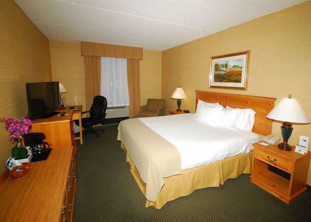 Photo of Bedroom in Warrenton